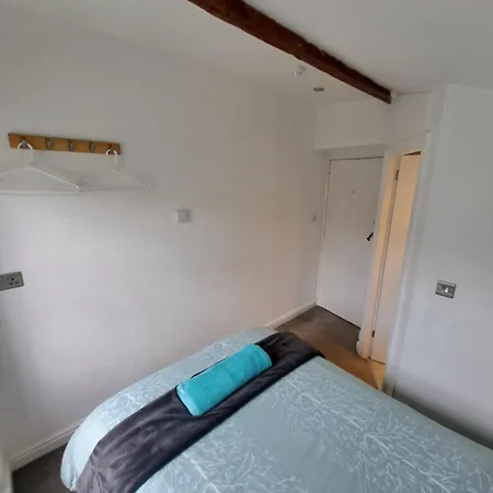 Birch Tree House منزل للإقامة